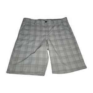 Hawk Mens Green Plaid Shorts Size 36   Nylon/ Polyester/ Spandex Blend.